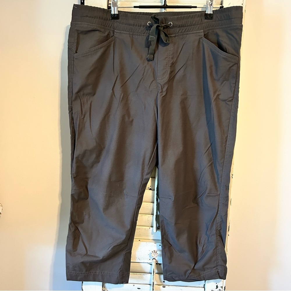 EDDIE BAUER Cotton Blend Pull Up Sporty Capri Pants gorpcore minimalist casual
